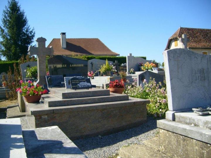 Des créateurs d'ouvrages funéraires à Orthez